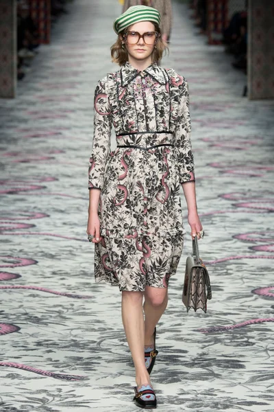 Look 53